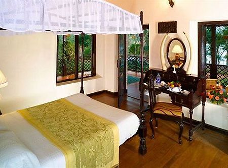 Ktdc Lake Palace Thekkady Kumily Εξωτερικό φωτογραφία